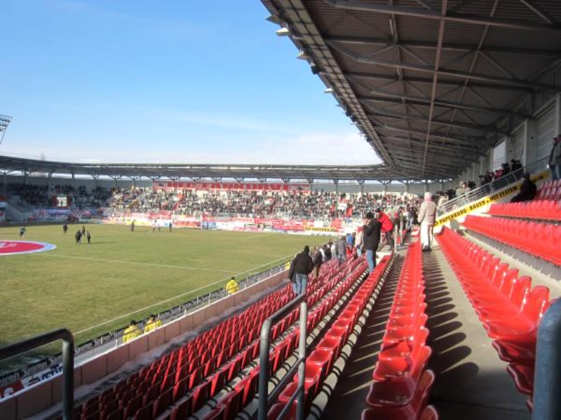 Blick in das Leuna-Chemie-Stadion in Halle.