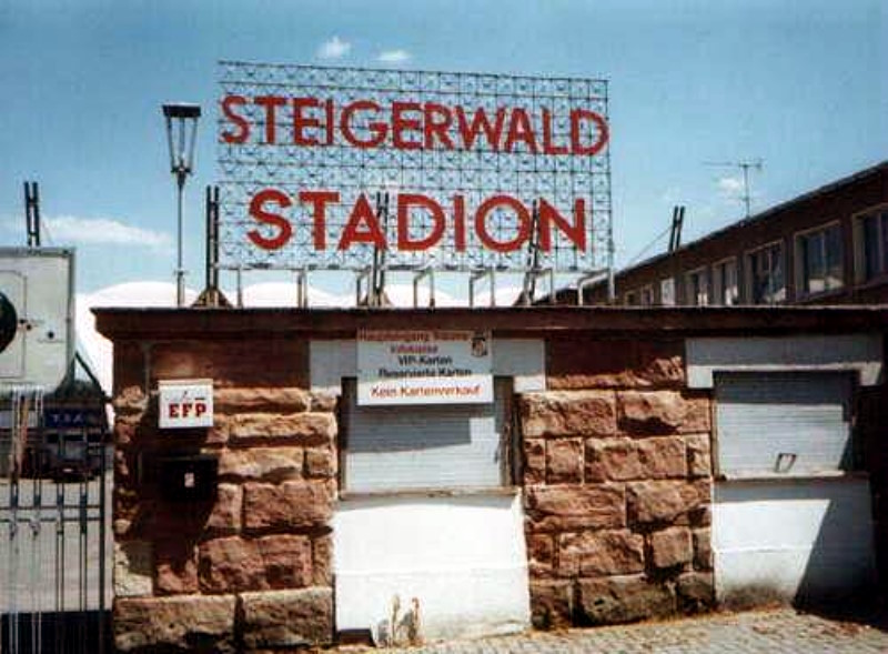 Der Eingangsbereich des Steigerwaldstadions.